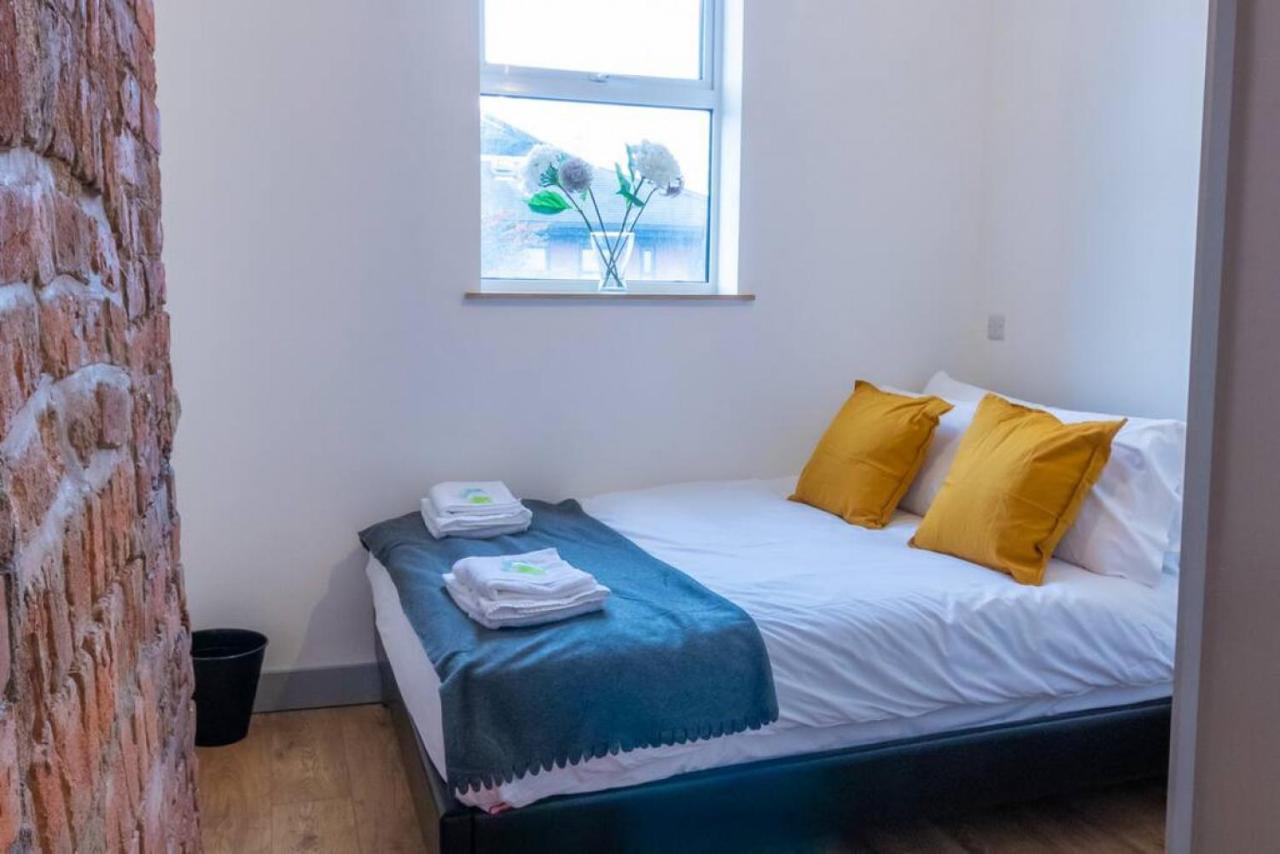 Pillo Rooms Serviced Apartments - Salford Манчестър Екстериор снимка