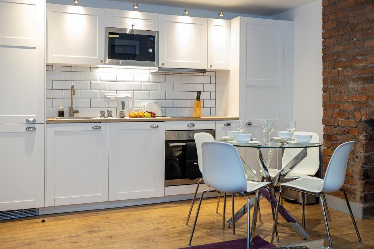Pillo Rooms Serviced Apartments - Salford Манчестър Екстериор снимка