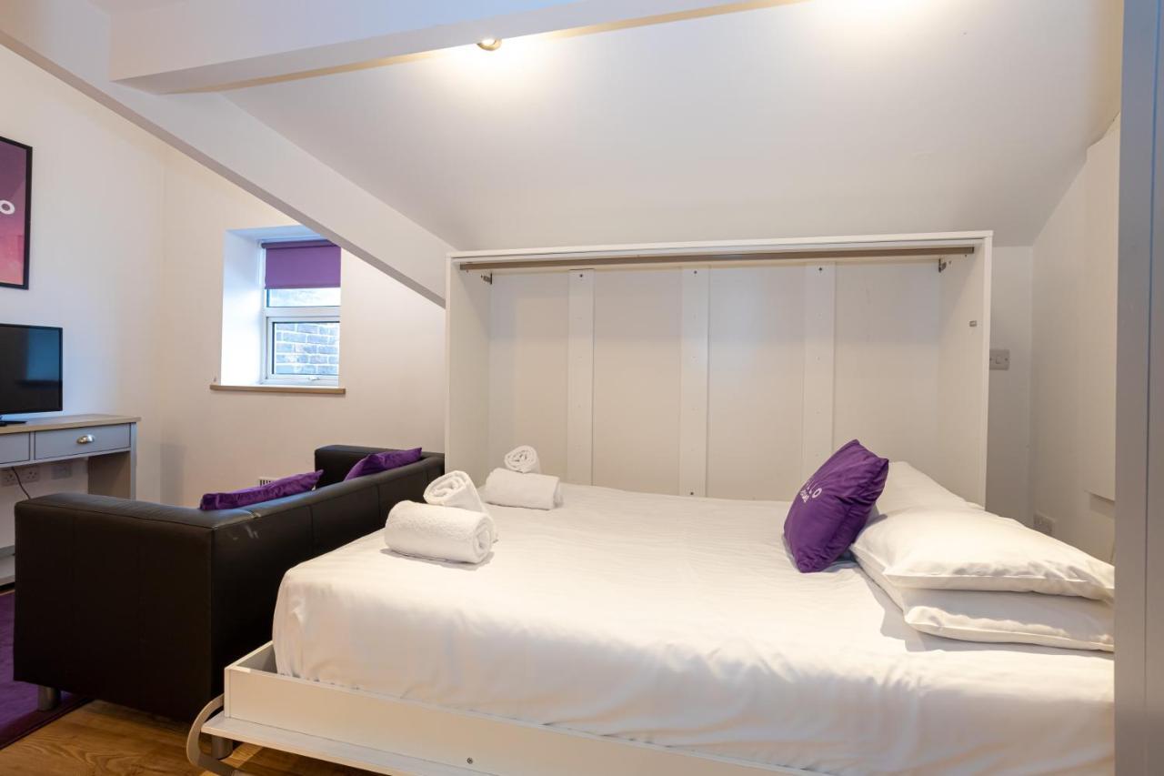 Pillo Rooms Serviced Apartments - Salford Манчестър Екстериор снимка