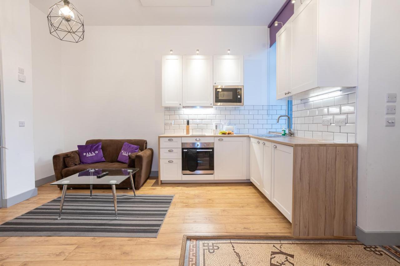 Pillo Rooms Serviced Apartments - Salford Манчестър Екстериор снимка