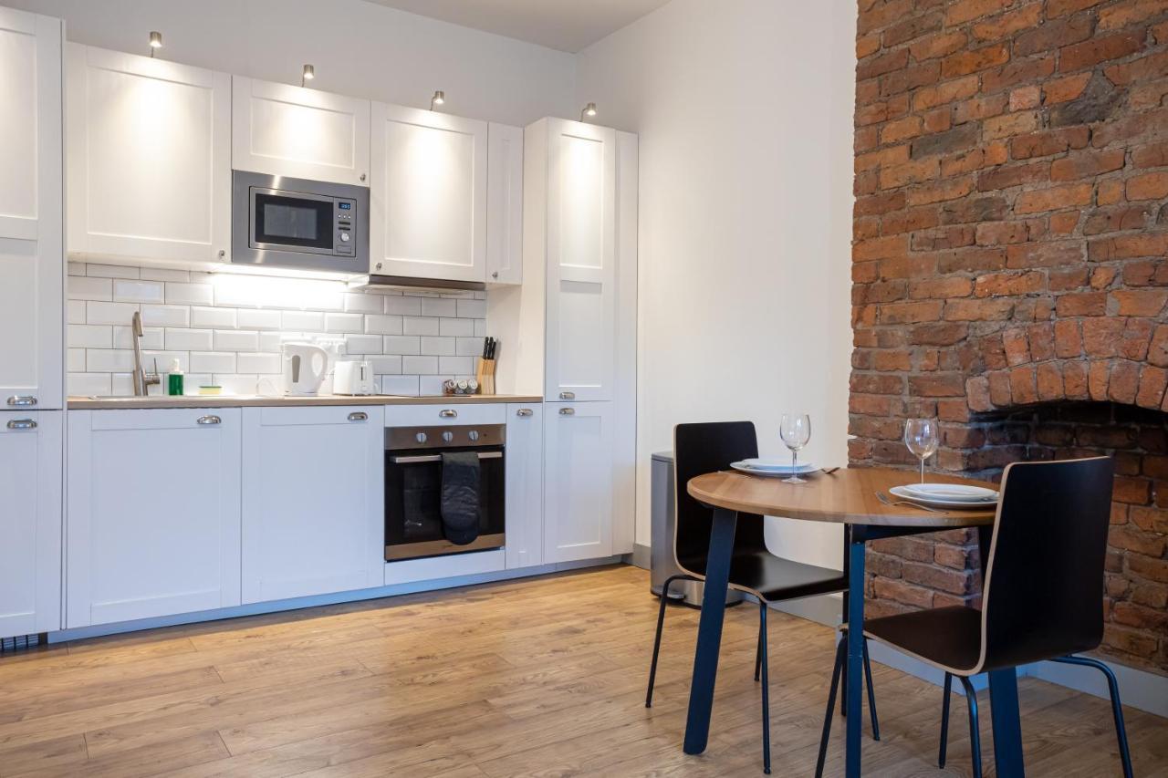 Pillo Rooms Serviced Apartments - Salford Манчестър Екстериор снимка