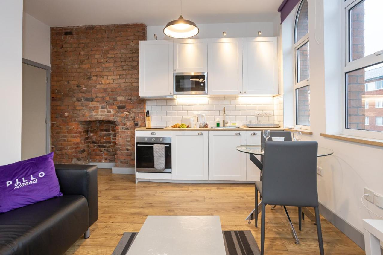 Pillo Rooms Serviced Apartments - Salford Манчестър Екстериор снимка