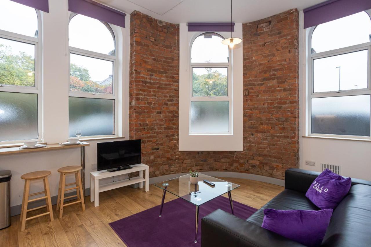 Pillo Rooms Serviced Apartments - Salford Манчестър Екстериор снимка