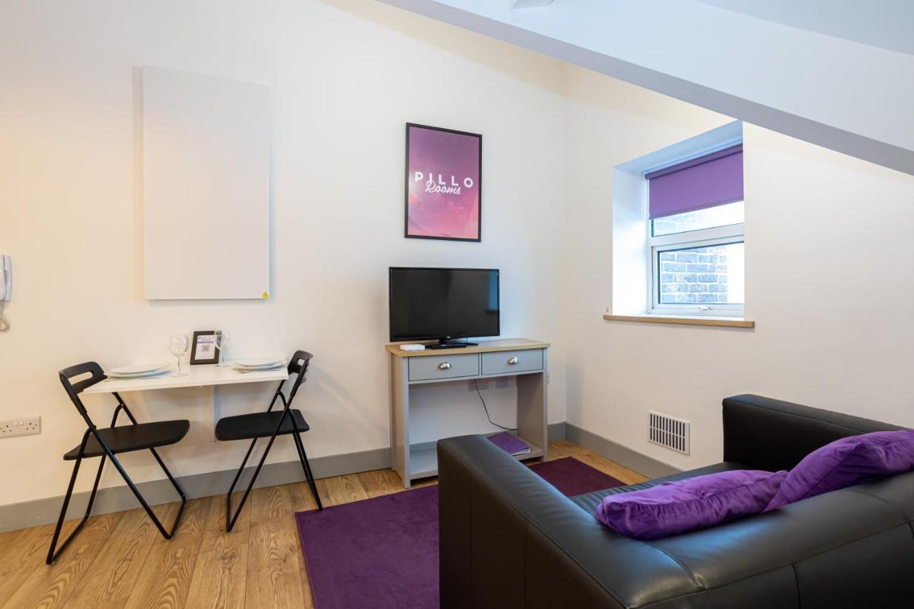 Pillo Rooms Serviced Apartments - Salford Манчестър Екстериор снимка