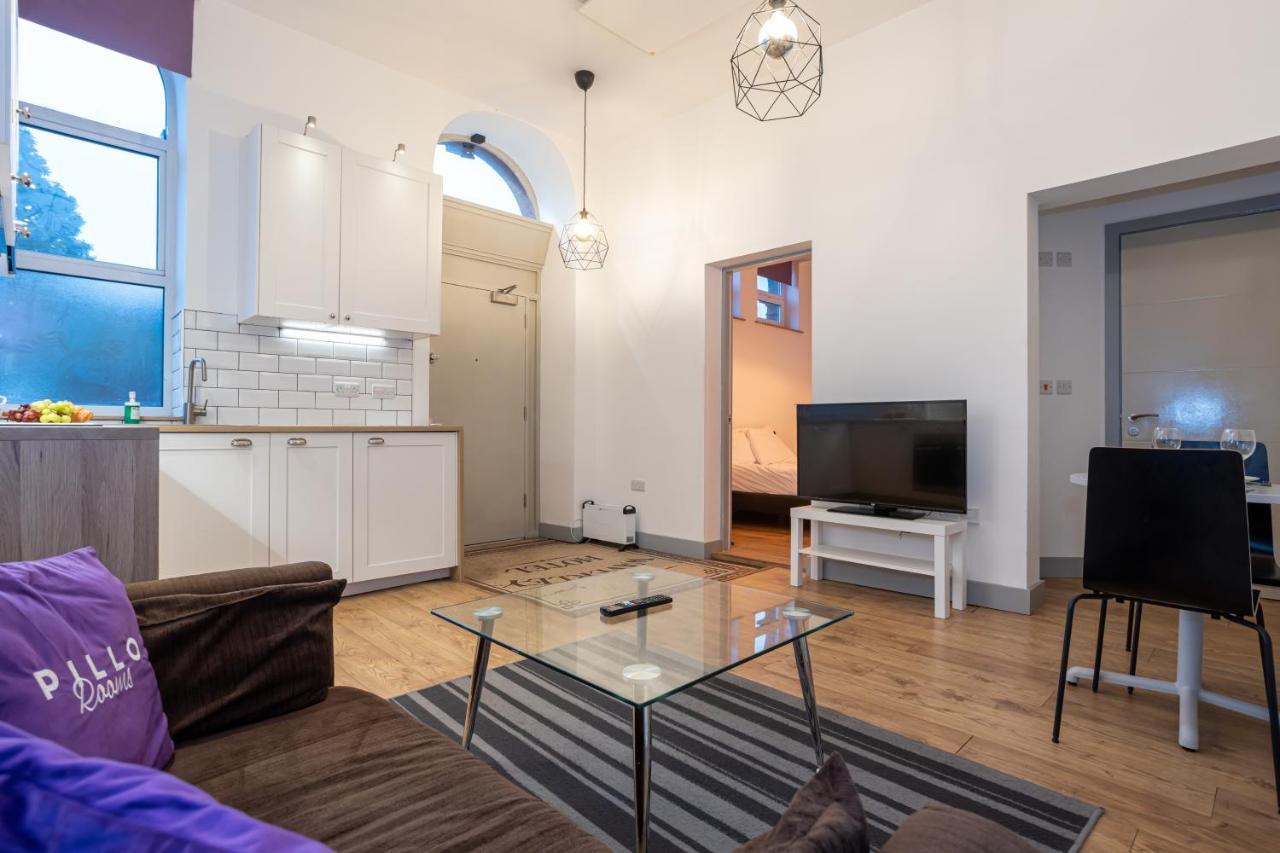 Pillo Rooms Serviced Apartments - Salford Манчестър Екстериор снимка