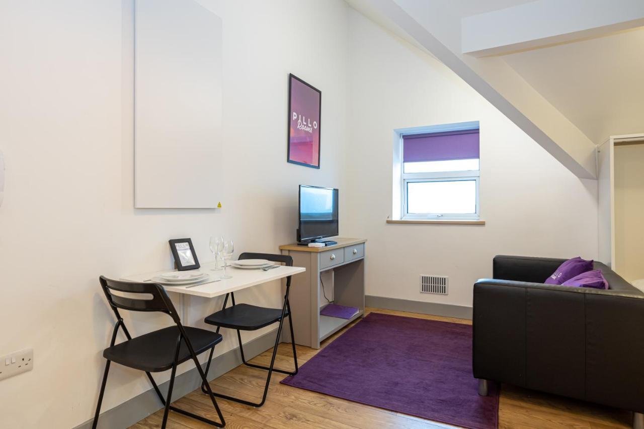 Pillo Rooms Serviced Apartments - Salford Манчестър Екстериор снимка