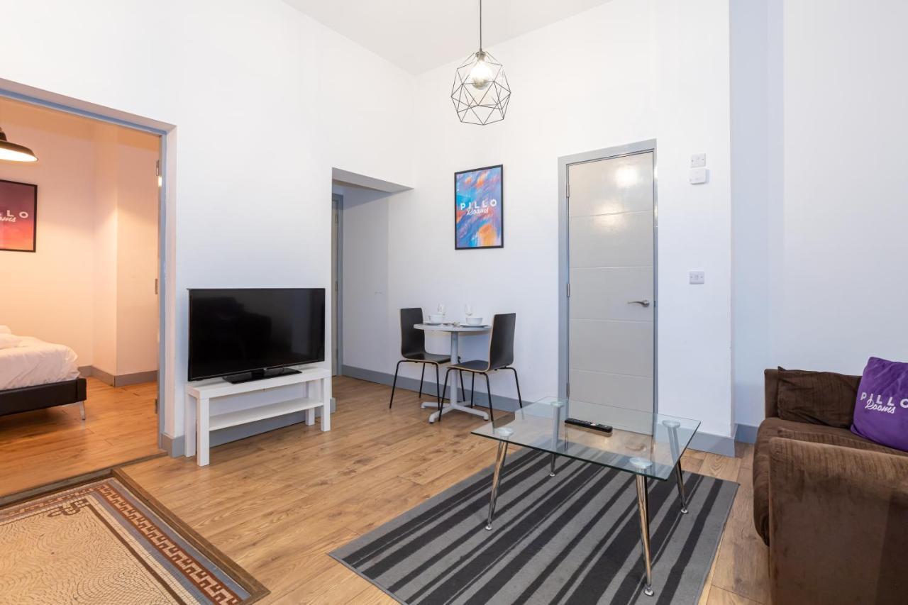 Pillo Rooms Serviced Apartments - Salford Манчестър Екстериор снимка