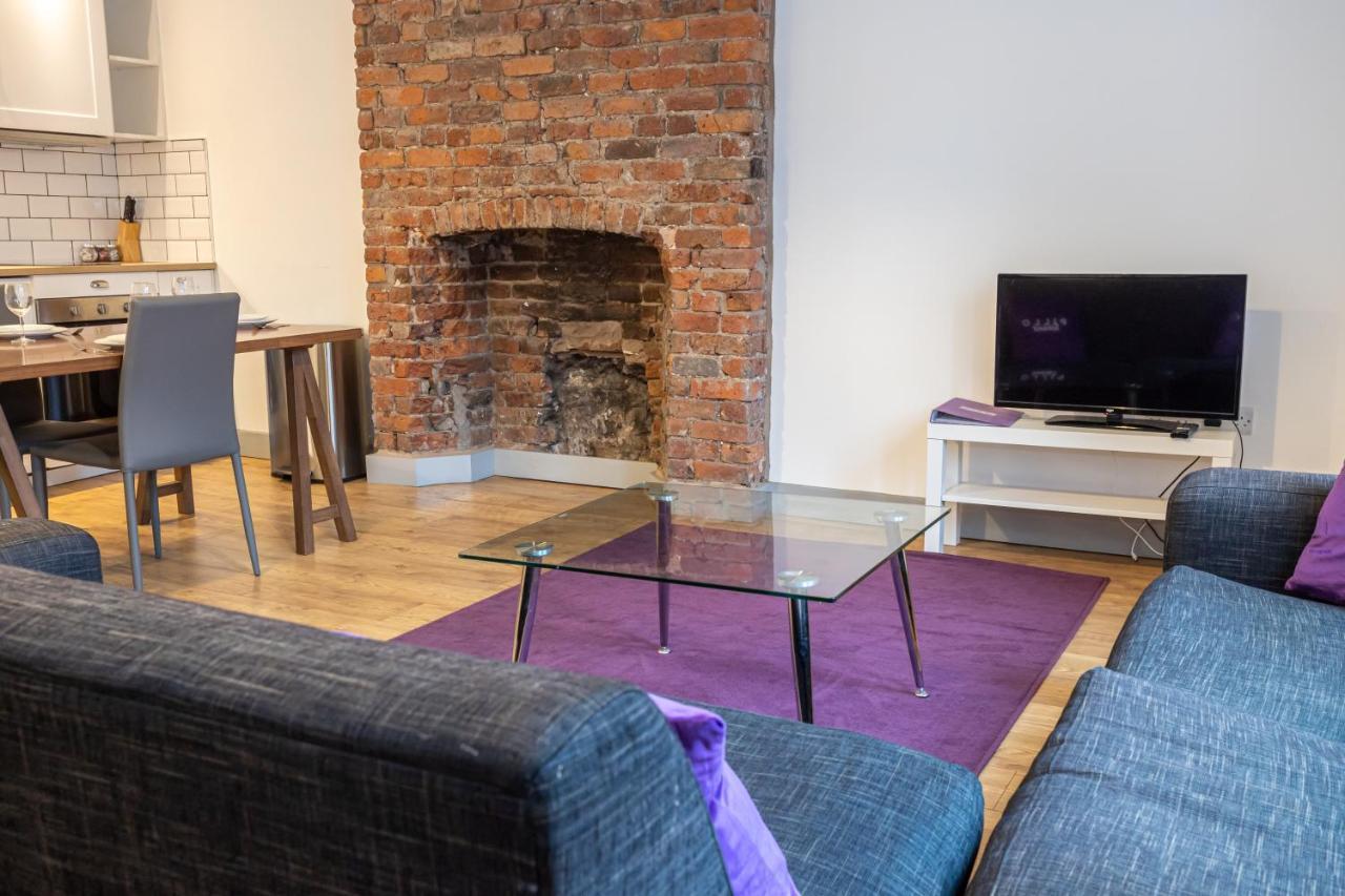 Pillo Rooms Serviced Apartments - Salford Манчестър Екстериор снимка